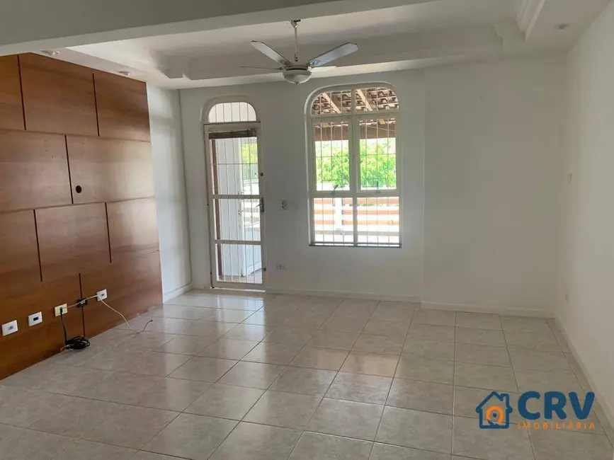 Casa com 3 quartos à venda e para alugar, 408m2 em Quebec, Londrina - PR - imagem 6 Foto 6 de Casa com 3 quartos à venda e para alugar, 408m2 em Quebec, Londrina - PR