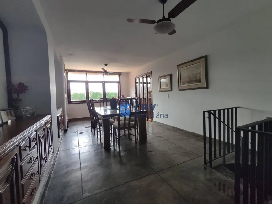 Sobrado com 4 quartos à venda, 800m2 em Quebec, Londrina - PR - imagem 8 Foto 8 de Sobrado com 4 quartos à venda, 800m2 em Quebec, Londrina - PR