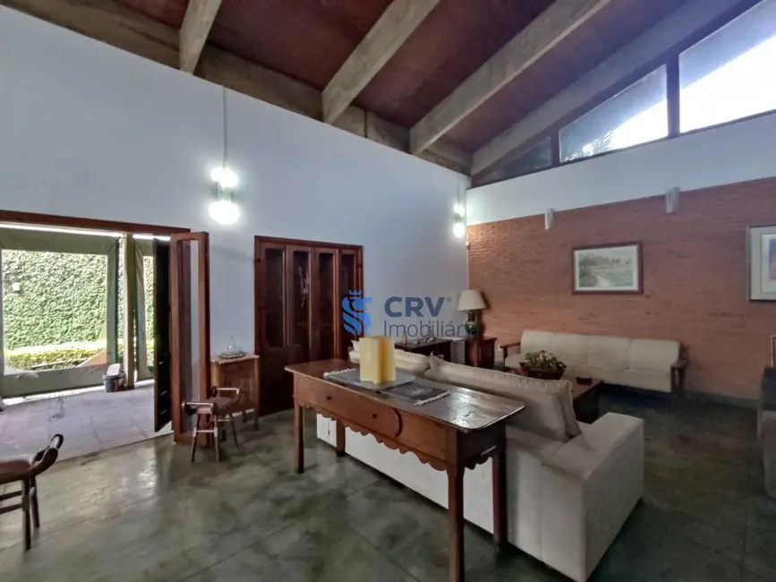 Sobrado com 4 quartos à venda, 800m2 em Quebec, Londrina - PR - imagem 4 Foto 4 de Sobrado com 4 quartos à venda, 800m2 em Quebec, Londrina - PR