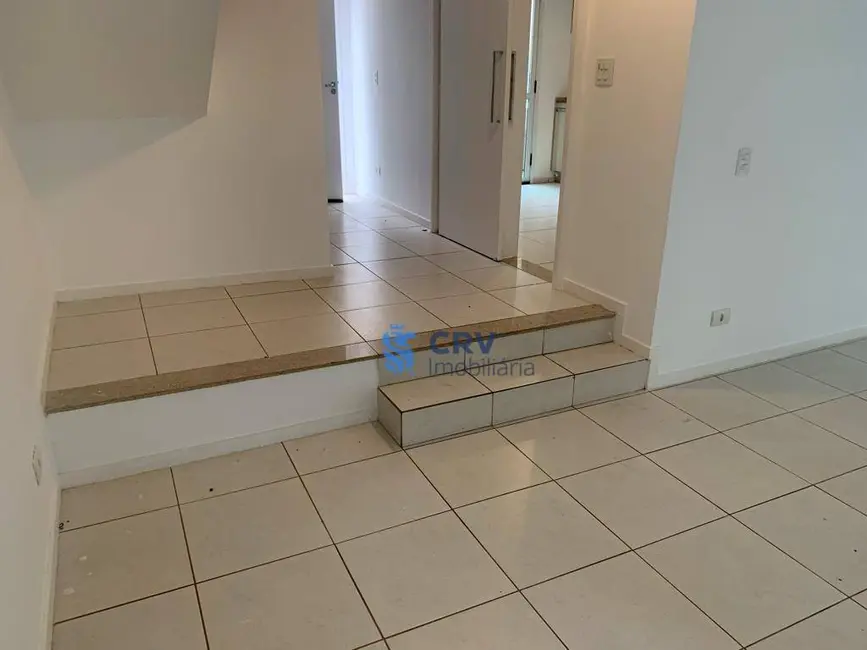 Sobrado com 3 quartos à venda, 150m2 em Bela Vista, Londrina - PR - imagem 6 Foto 6 de Sobrado com 3 quartos à venda, 150m2 em Bela Vista, Londrina - PR