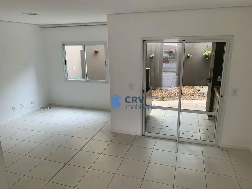 Sobrado com 3 quartos à venda, 150m2 em Bela Vista, Londrina - PR - imagem 3 Foto 3 de Sobrado com 3 quartos à venda, 150m2 em Bela Vista, Londrina - PR