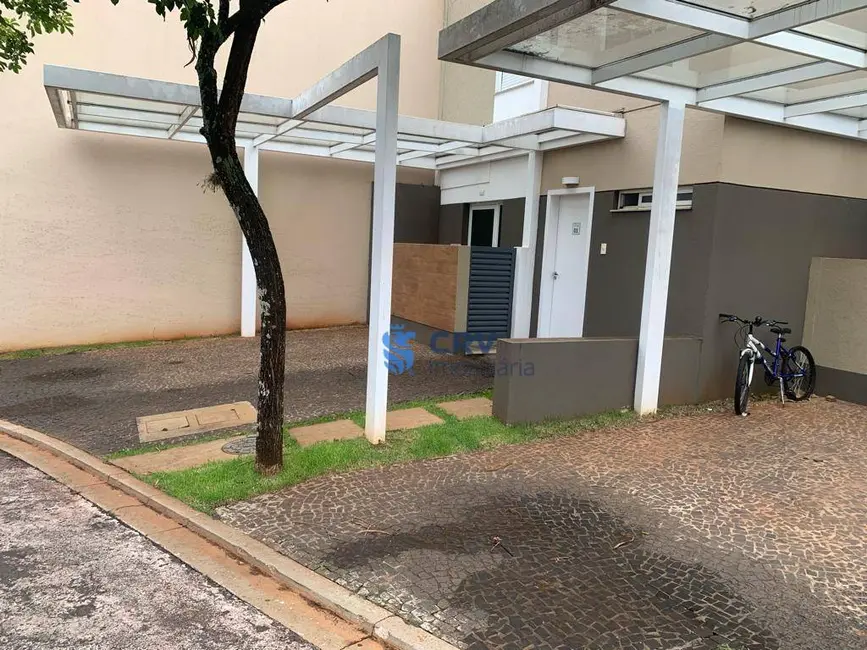 Foto 1 de Sobrado com 3 quartos à venda, 150m2 em Bela Vista, Londrina - PR