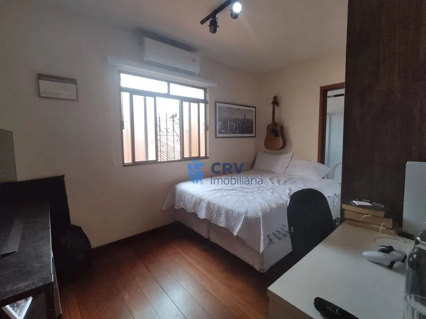 Sobrado com 4 quartos à venda, 306m2 em Portal de Versalhes 2, Londrina - PR - imagem 5 Foto 5 de Sobrado com 4 quartos à venda, 306m2 em Portal de Versalhes 2, Londrina - PR