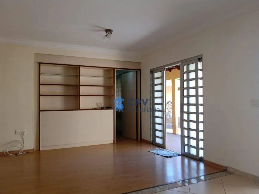 Foto 1 de Casa com 3 quartos para alugar, 500m2 em Colonial, Londrina - PR