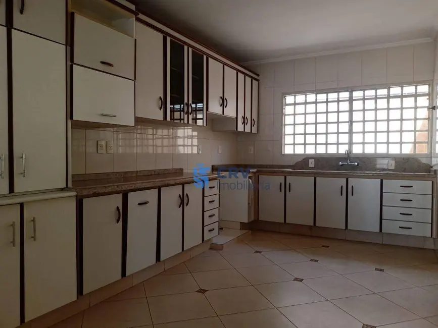 Foto 9 de Casa com 3 quartos para alugar, 500m2 em Colonial, Londrina - PR