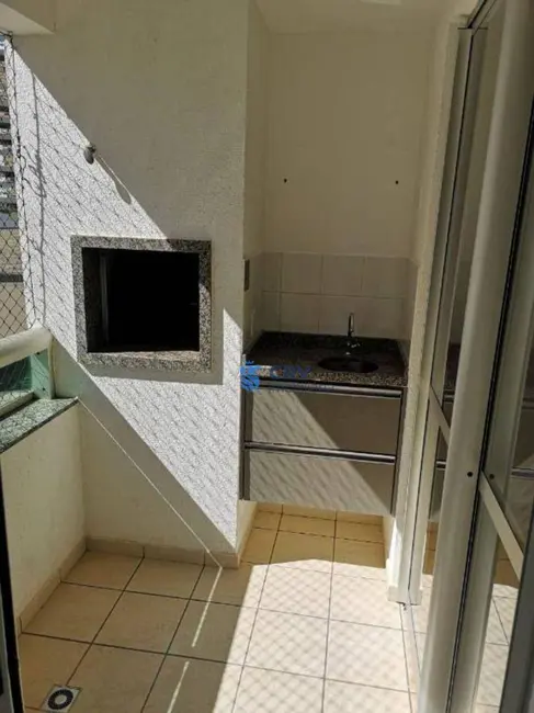 Foto 3 de Apartamento com 3 quartos para alugar, 93m2 em Londrina - PR