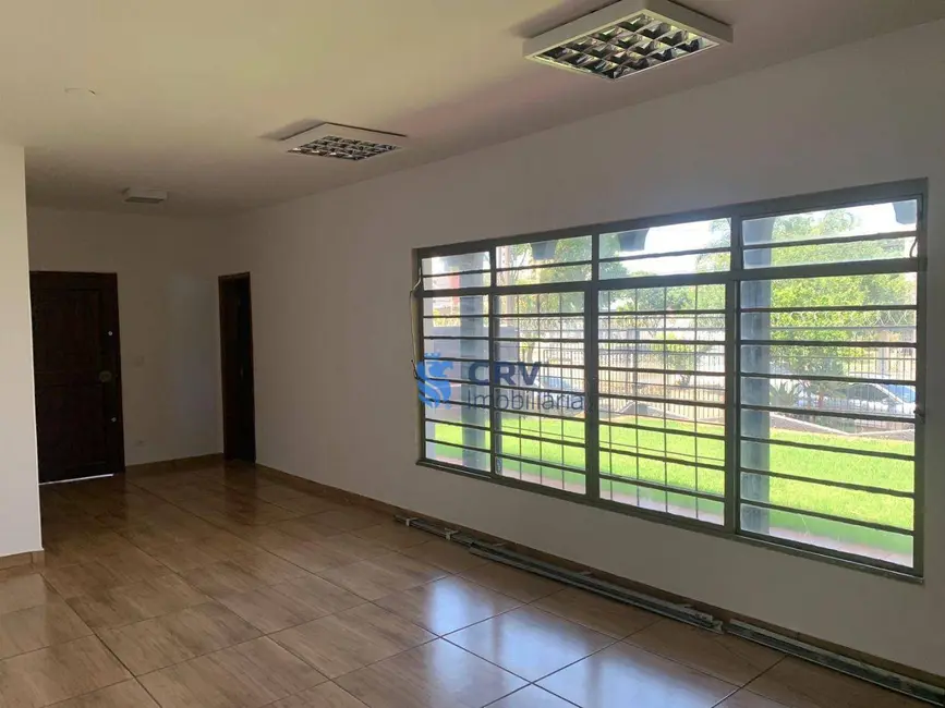 Foto 5 de Casa com 3 quartos para alugar, 600m2 em Londrina - PR