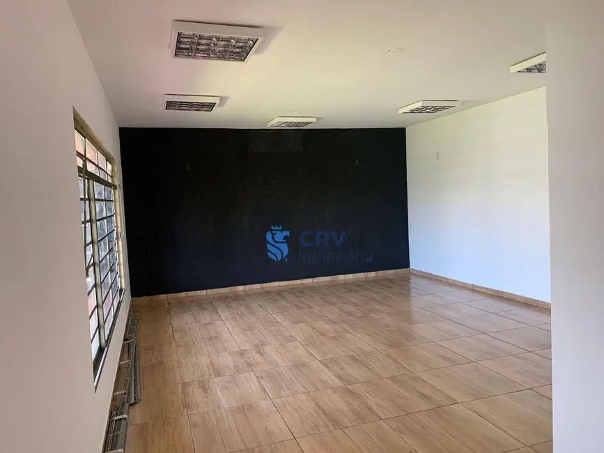 Foto 3 de Casa com 3 quartos para alugar, 600m2 em Londrina - PR