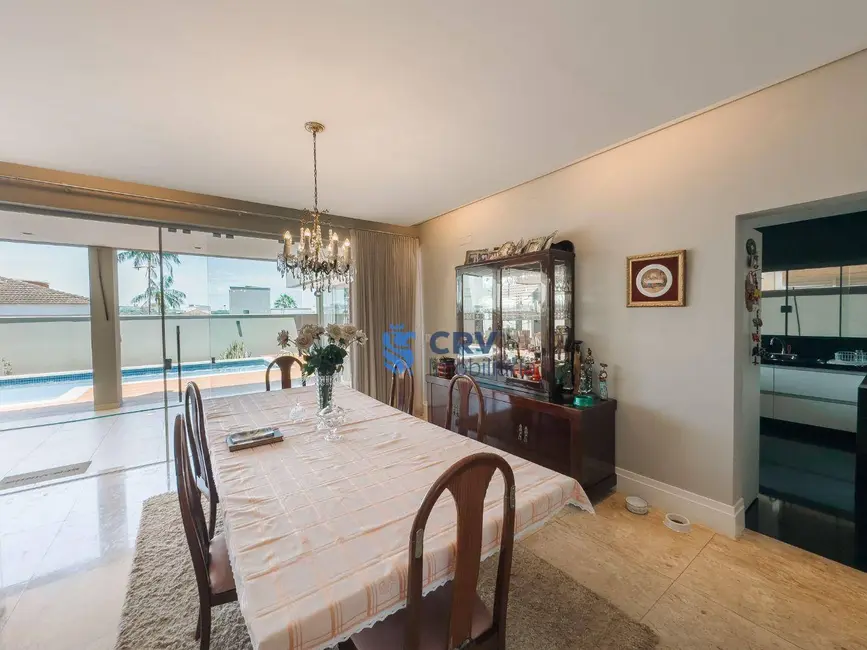 Sobrado com 4 quartos à venda, 530m2 em Londrina - PR - imagem 7 Foto 7 de Sobrado com 4 quartos à venda, 530m2 em Londrina - PR