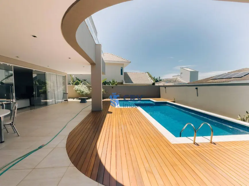 Sobrado com 4 quartos à venda, 530m2 em Londrina - PR - imagem 3 Foto 3 de Sobrado com 4 quartos à venda, 530m2 em Londrina - PR