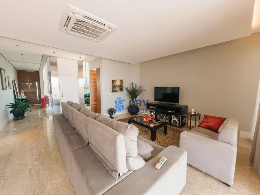 Sobrado com 4 quartos à venda, 530m2 em Londrina - PR - imagem 5 Foto 5 de Sobrado com 4 quartos à venda, 530m2 em Londrina - PR