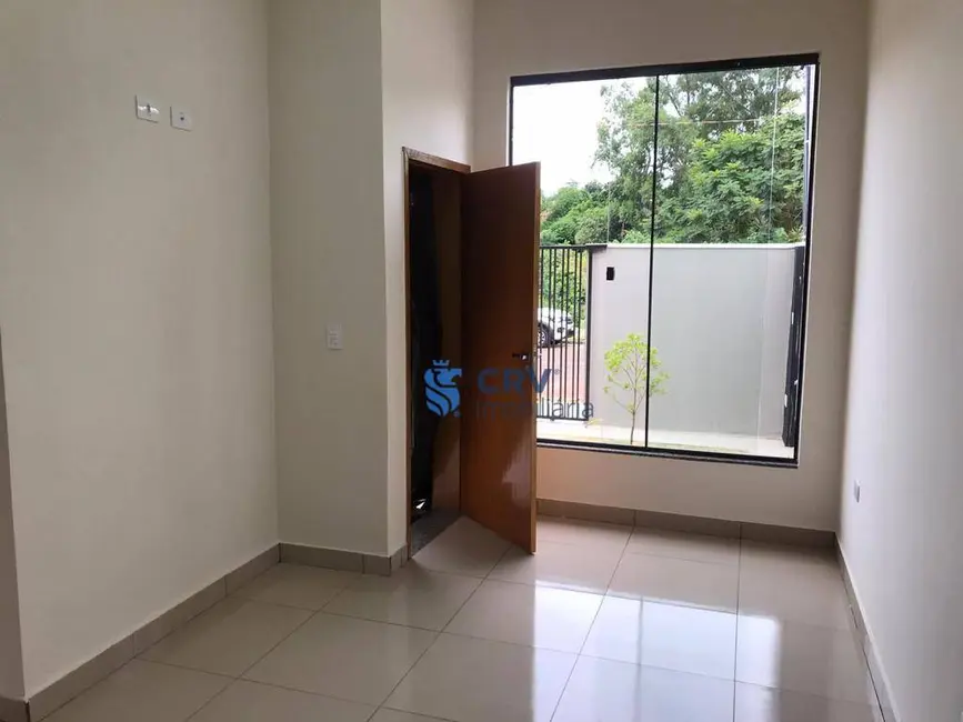 Foto 2 de Casa com 3 quartos para alugar, 90m2 em Londrina - PR