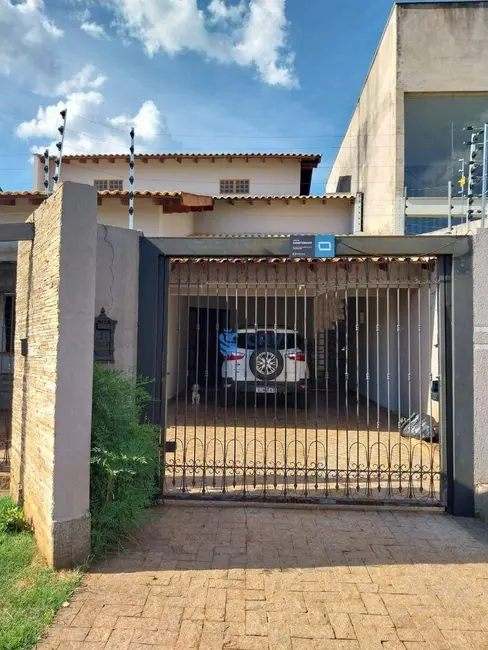Sobrado com 5 quartos à venda e para alugar, 250m2 em Jardim Oriente, Londrina - PR - imagem 3 Foto 3 de Sobrado com 5 quartos à venda e para alugar, 250m2 em Jardim Oriente, Londrina - PR