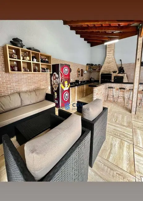 Sobrado com 5 quartos à venda, 330m2 em Santa Mônica, Londrina - PR - imagem 4 Foto 4 de Sobrado com 5 quartos à venda, 330m2 em Santa Mônica, Londrina - PR