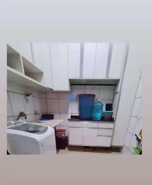 Sobrado com 5 quartos à venda, 330m2 em Santa Mônica, Londrina - PR - imagem 8 Foto 8 de Sobrado com 5 quartos à venda, 330m2 em Santa Mônica, Londrina - PR