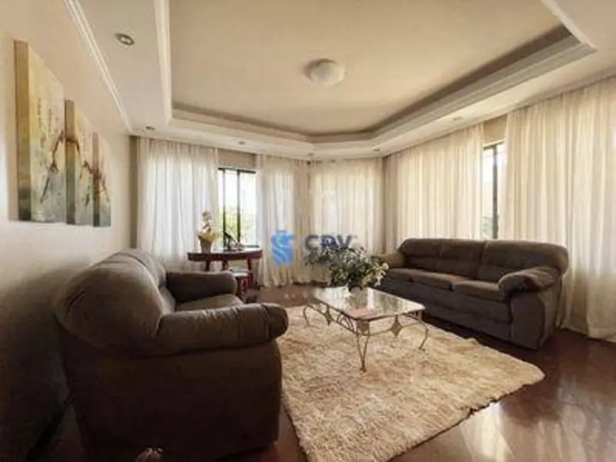 Casa com 3 quartos à venda e para alugar, 478m2 em Portal de Versalhes 2, Londrina - PR - imagem 3 Foto 3 de Casa com 3 quartos à venda e para alugar, 478m2 em Portal de Versalhes 2, Londrina - PR