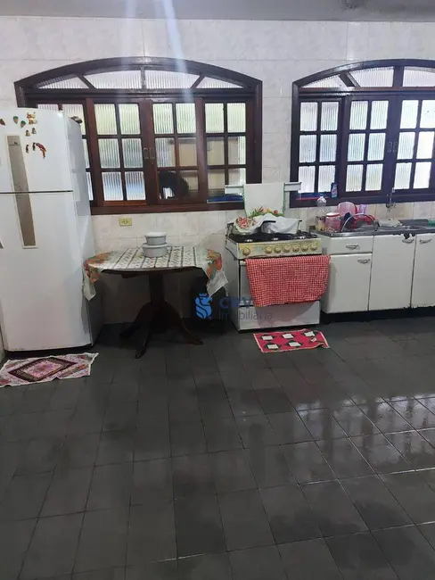 Foto 7 de Sobrado com 4 quartos para alugar, 390m2 em Londrina - PR