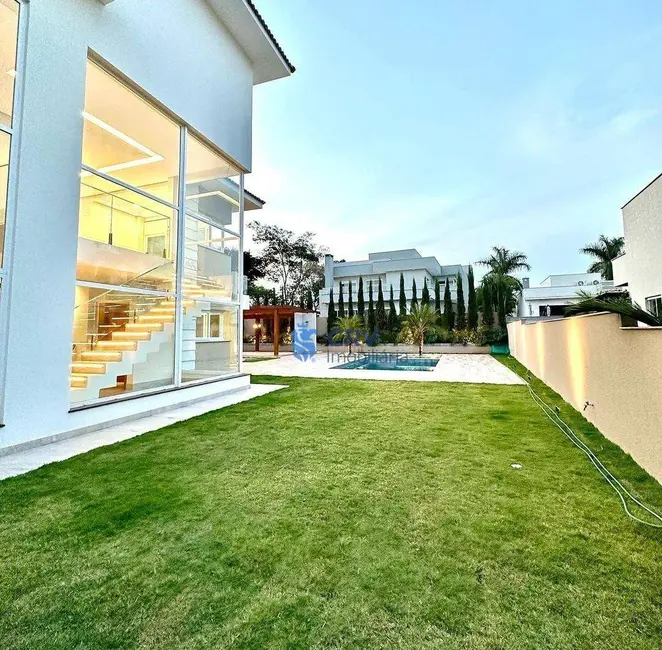 Sobrado com 4 quartos à venda, 784m2 em Parque Residencial Manela, Cambe - PR - imagem 8 Foto 8 de Sobrado com 4 quartos à venda, 784m2 em Parque Residencial Manela, Cambe - PR