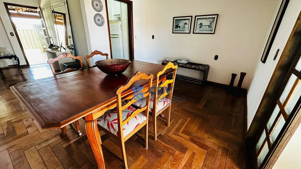 Sobrado com 3 quartos à venda, 182m2 em Jardim Albatroz, Londrina - PR - imagem 3 Foto 3 de Sobrado com 3 quartos à venda, 182m2 em Jardim Albatroz, Londrina - PR