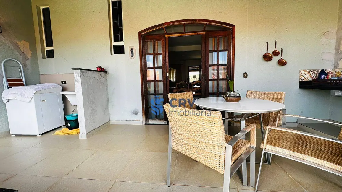 Sobrado com 3 quartos à venda, 182m2 em Jardim Albatroz, Londrina - PR - imagem 6 Foto 6 de Sobrado com 3 quartos à venda, 182m2 em Jardim Albatroz, Londrina - PR