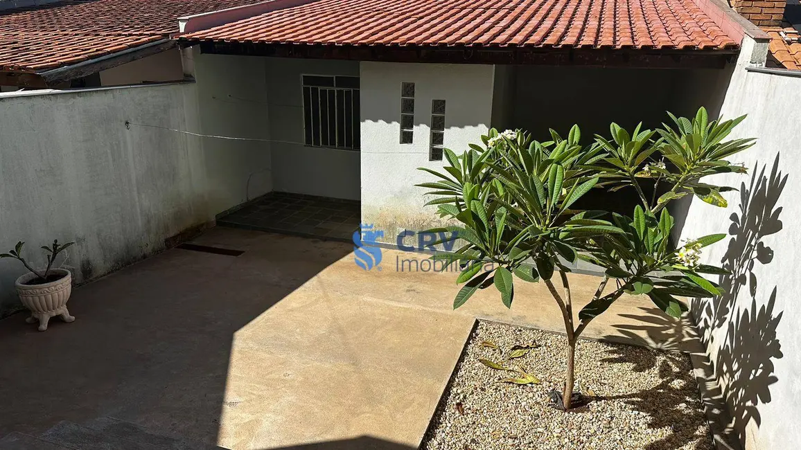 Sobrado com 3 quartos à venda, 182m2 em Jardim Albatroz, Londrina - PR - imagem 8 Foto 8 de Sobrado com 3 quartos à venda, 182m2 em Jardim Albatroz, Londrina - PR
