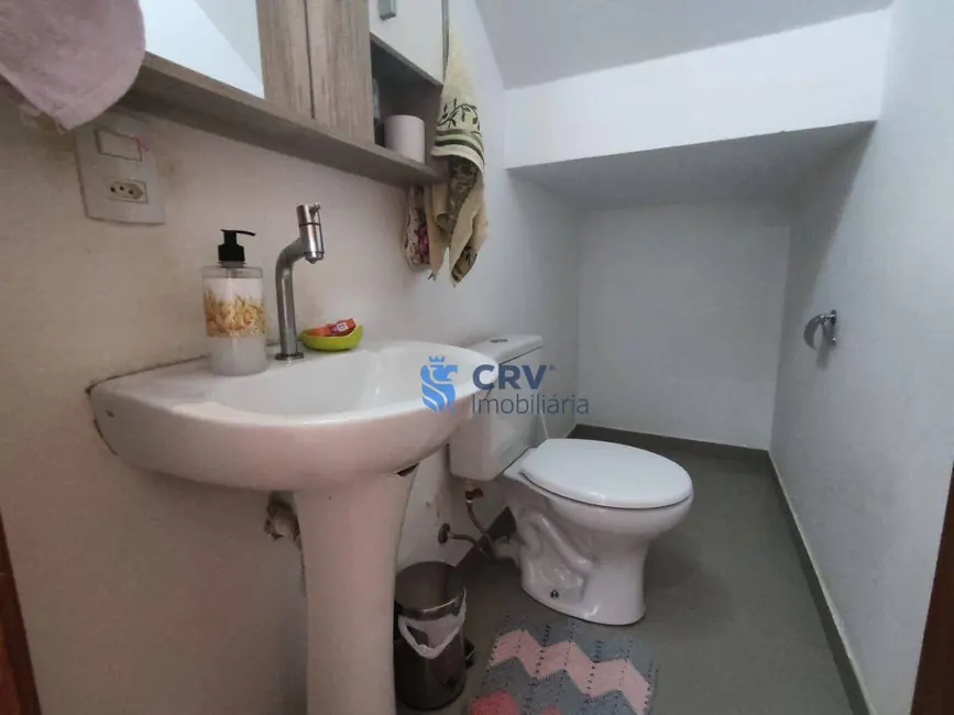 Sobrado com 3 quartos à venda, 152m2 em Londrina - PR - imagem 9 Foto 9 de Sobrado com 3 quartos à venda, 152m2 em Londrina - PR