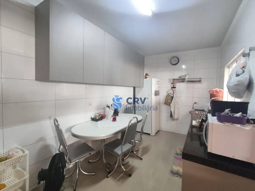Sobrado com 3 quartos à venda, 152m2 em Londrina - PR - imagem 6 Foto 6 de Sobrado com 3 quartos à venda, 152m2 em Londrina - PR