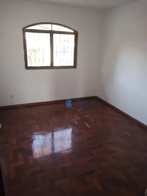 Foto 3 de Sobrado com 4 quartos para alugar, 350m2 em Maringá, Londrina - PR