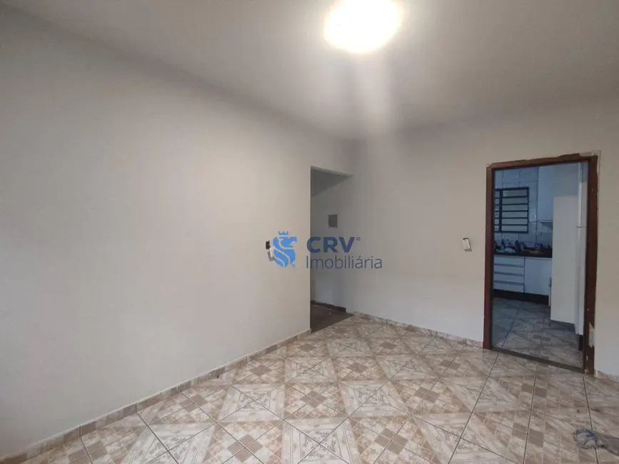 Casa com 3 quartos à venda, 360m2 em San Fernando, Londrina - PR - imagem 8 Foto 8 de Casa com 3 quartos à venda, 360m2 em San Fernando, Londrina - PR