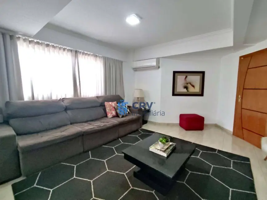 Sobrado com 3 quartos à venda, 305m2 em Jardim Presidente, Londrina - PR - imagem 5 Foto 5 de Sobrado com 3 quartos à venda, 305m2 em Jardim Presidente, Londrina - PR