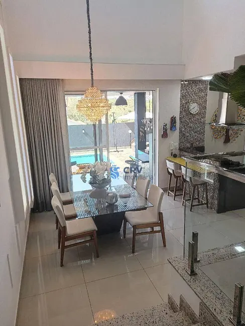 Sobrado com 3 quartos à venda, 500m2 em Londrina - PR - imagem 6 Foto 6 de Sobrado com 3 quartos à venda, 500m2 em Londrina - PR