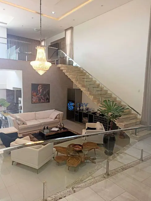 Sobrado com 3 quartos à venda, 500m2 em Londrina - PR - imagem 4 Foto 4 de Sobrado com 3 quartos à venda, 500m2 em Londrina - PR