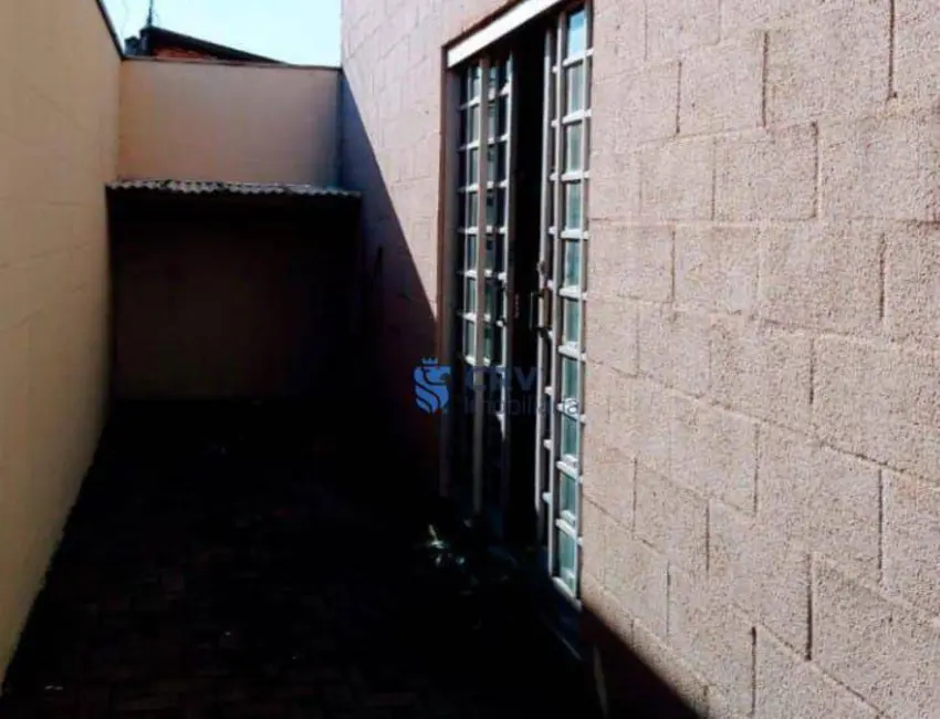 Armazém / Galpão à venda, 250m2 em Jardim Silvino, Cambe - PR - imagem 5 Foto 5 de Armazém / Galpão à venda, 250m2 em Jardim Silvino, Cambe - PR