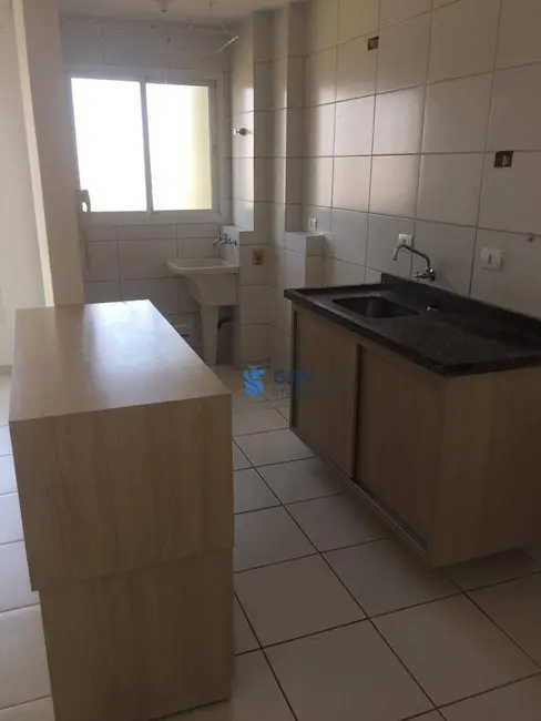 Foto 2 de Apartamento com 3 quartos à venda, 65m2 em Champagnat, Londrina - PR
