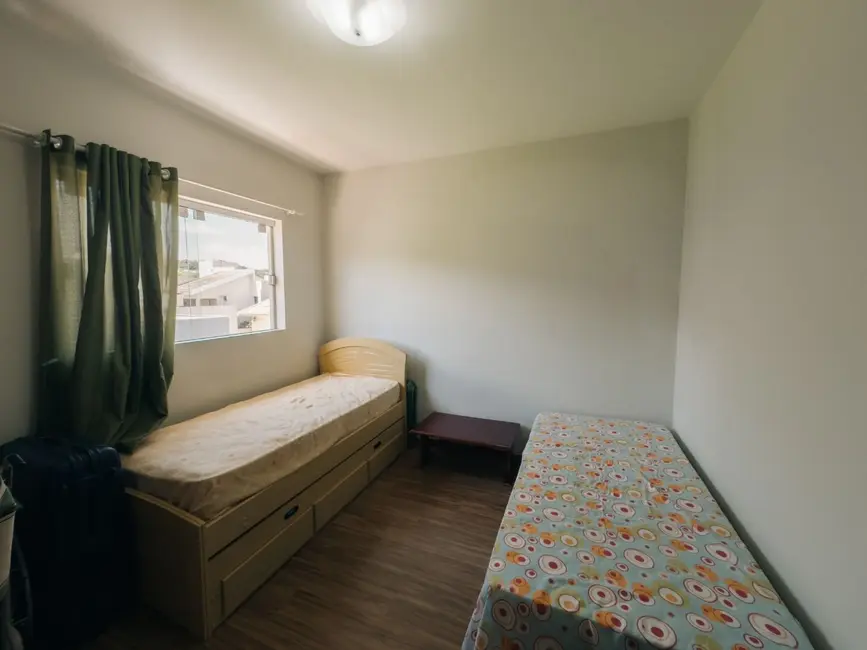 Foto 9 de Sobrado com 3 quartos à venda, 320m2 em Londrina - PR