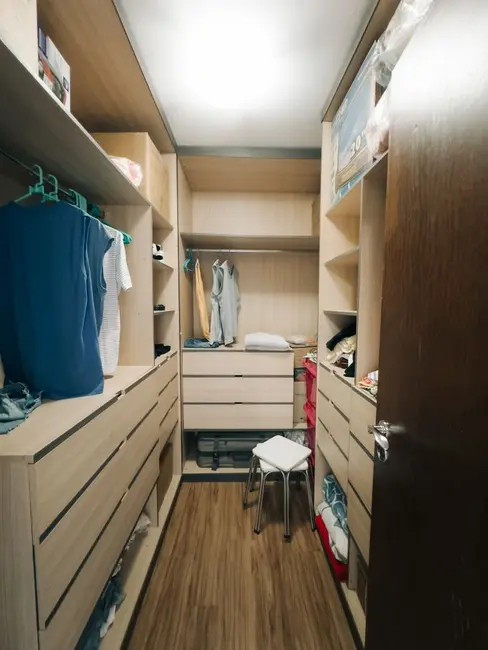 Foto 7 de Sobrado com 3 quartos à venda, 320m2 em Londrina - PR