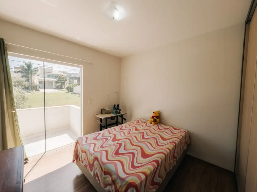 Foto 6 de Sobrado com 3 quartos à venda, 320m2 em Londrina - PR