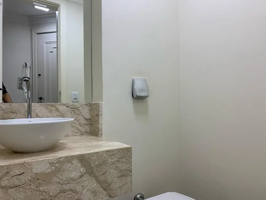 Apartamento com 4 quartos à venda, 292m2 em Centro, Londrina - PR - imagem 9 Foto 9 de Apartamento com 4 quartos à venda, 292m2 em Centro, Londrina - PR
