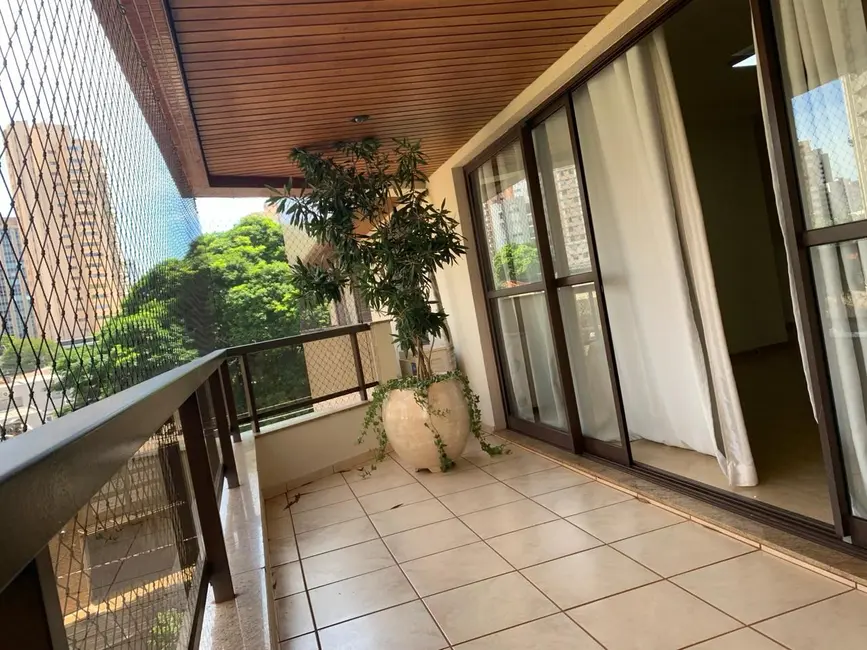 Apartamento com 4 quartos à venda, 292m2 em Centro, Londrina - PR - imagem 8 Foto 8 de Apartamento com 4 quartos à venda, 292m2 em Centro, Londrina - PR