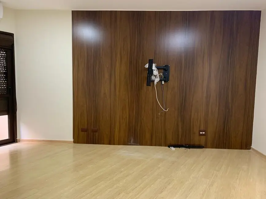 Apartamento com 4 quartos à venda, 292m2 em Centro, Londrina - PR - imagem 6 Foto 6 de Apartamento com 4 quartos à venda, 292m2 em Centro, Londrina - PR