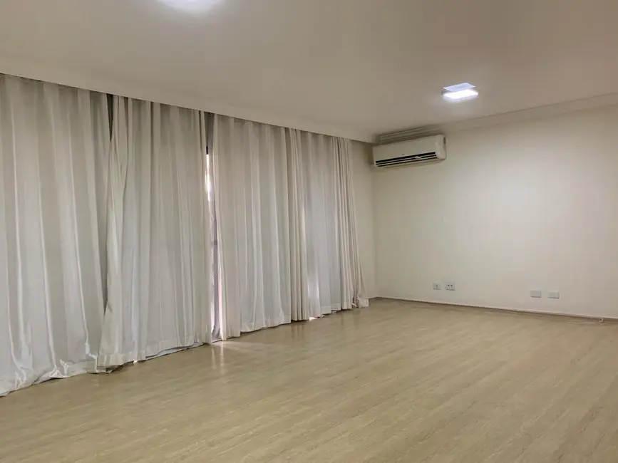 Apartamento com 4 quartos à venda, 292m2 em Centro, Londrina - PR - imagem 5 Foto 5 de Apartamento com 4 quartos à venda, 292m2 em Centro, Londrina - PR
