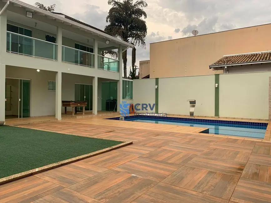 Foto 4 de Sobrado com 5 quartos para alugar, 546m2 em Parque Residencial Alcântara, Londrina - PR