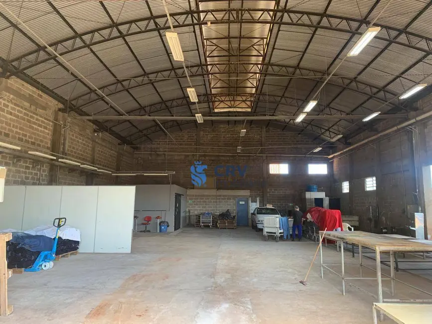 Armazém / Galpão à venda, 3000m2 em Parque Comercial Quati, Londrina - PR - imagem 1 Foto 1 de Armazém / Galpão à venda, 3000m2 em Parque Comercial Quati, Londrina - PR