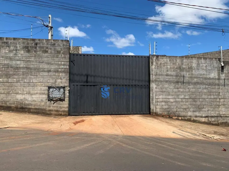 Armazém / Galpão à venda, 3000m2 em Parque Comercial Quati, Londrina - PR - imagem 3 Foto 3 de Armazém / Galpão à venda, 3000m2 em Parque Comercial Quati, Londrina - PR