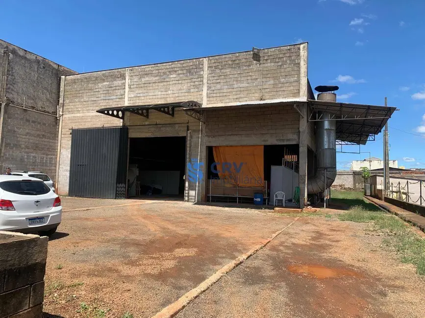 Armazém / Galpão à venda, 3000m2 em Parque Comercial Quati, Londrina - PR - imagem 9 Foto 9 de Armazém / Galpão à venda, 3000m2 em Parque Comercial Quati, Londrina - PR