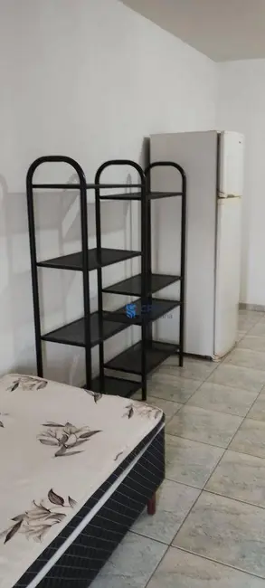 Foto 4 de Kitnet com 1 quarto para alugar, 500m2 em Jardim Agari, Londrina - PR