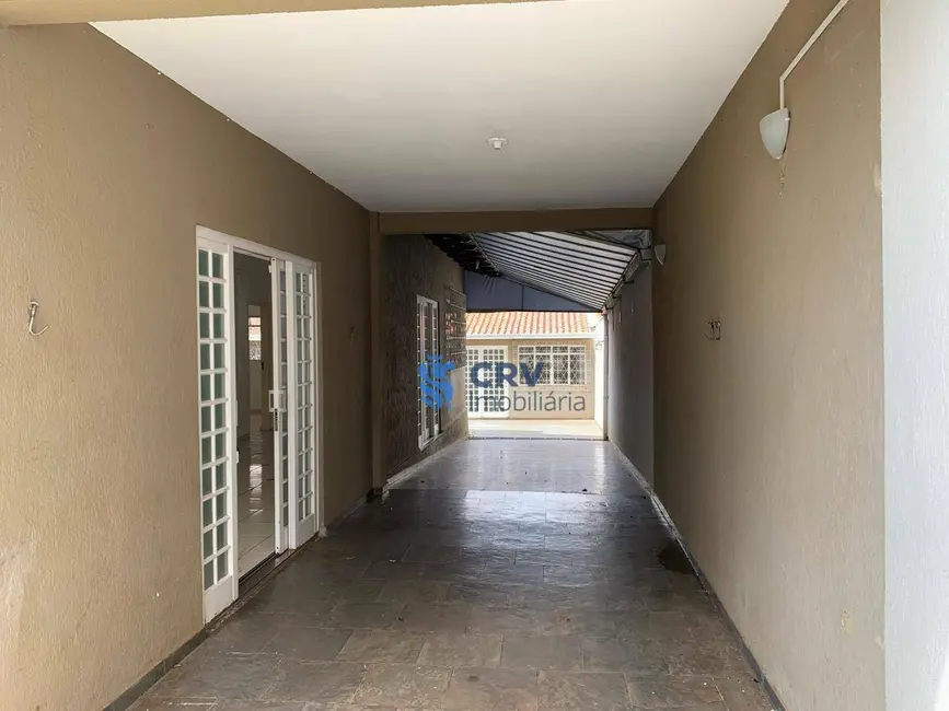 Foto 2 de Casa com 4 quartos para alugar, 350m2 em Califórnia, Londrina - PR