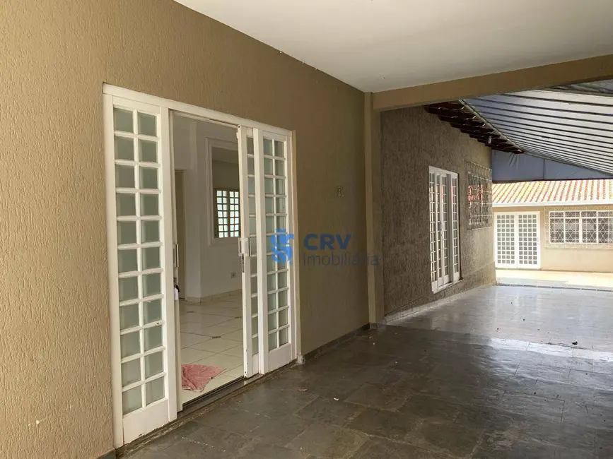 Foto 3 de Casa com 4 quartos para alugar, 350m2 em Califórnia, Londrina - PR