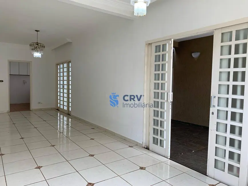 Foto 5 de Casa com 4 quartos para alugar, 350m2 em Califórnia, Londrina - PR