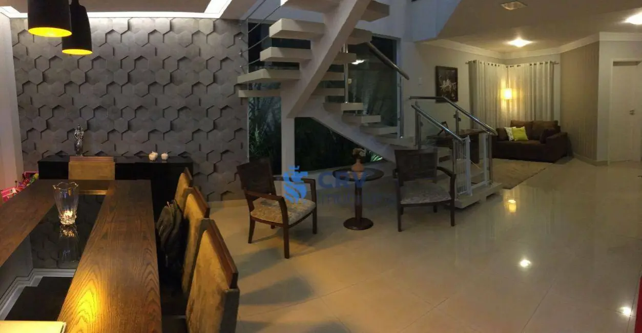 Sobrado com 3 quartos à venda, 260m2 em Parque Jamaica, Londrina - PR - imagem 3 Foto 3 de Sobrado com 3 quartos à venda, 260m2 em Parque Jamaica, Londrina - PR